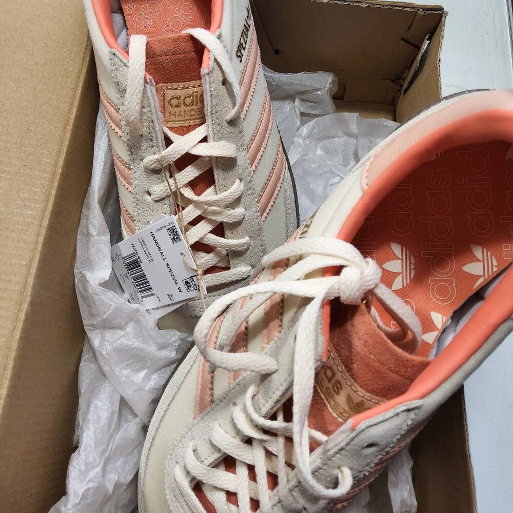 NEW Adidas  Handball Special  'cream  peach Size women 10 US runs like 11